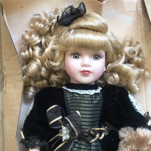 Doll - Picture 3 of 4